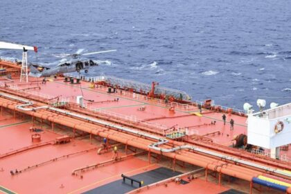 Επιβίβαση στο δεξαμενόπλοιο Tifani στον Ινδο-Ειρηνικό