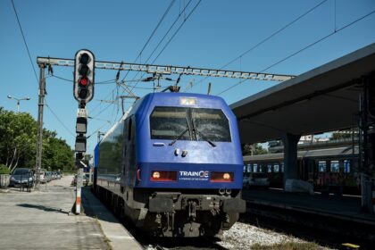 Διακοπή κυκλοφορίας τρένων Θεσσαλονίκης δέντρο γραμμή