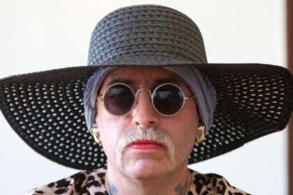 σύλληψη νεοναζί Τσεχία αλλαγή φύλο