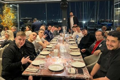 Ολυμπιακός Εφήβων γιορτή στο Twenty Five