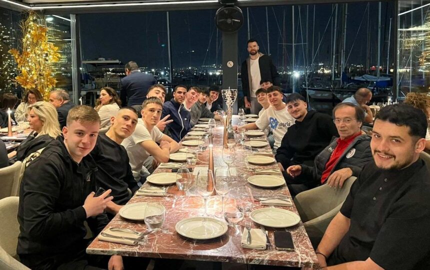 Ολυμπιακός Εφήβων γιορτή στο Twenty Five