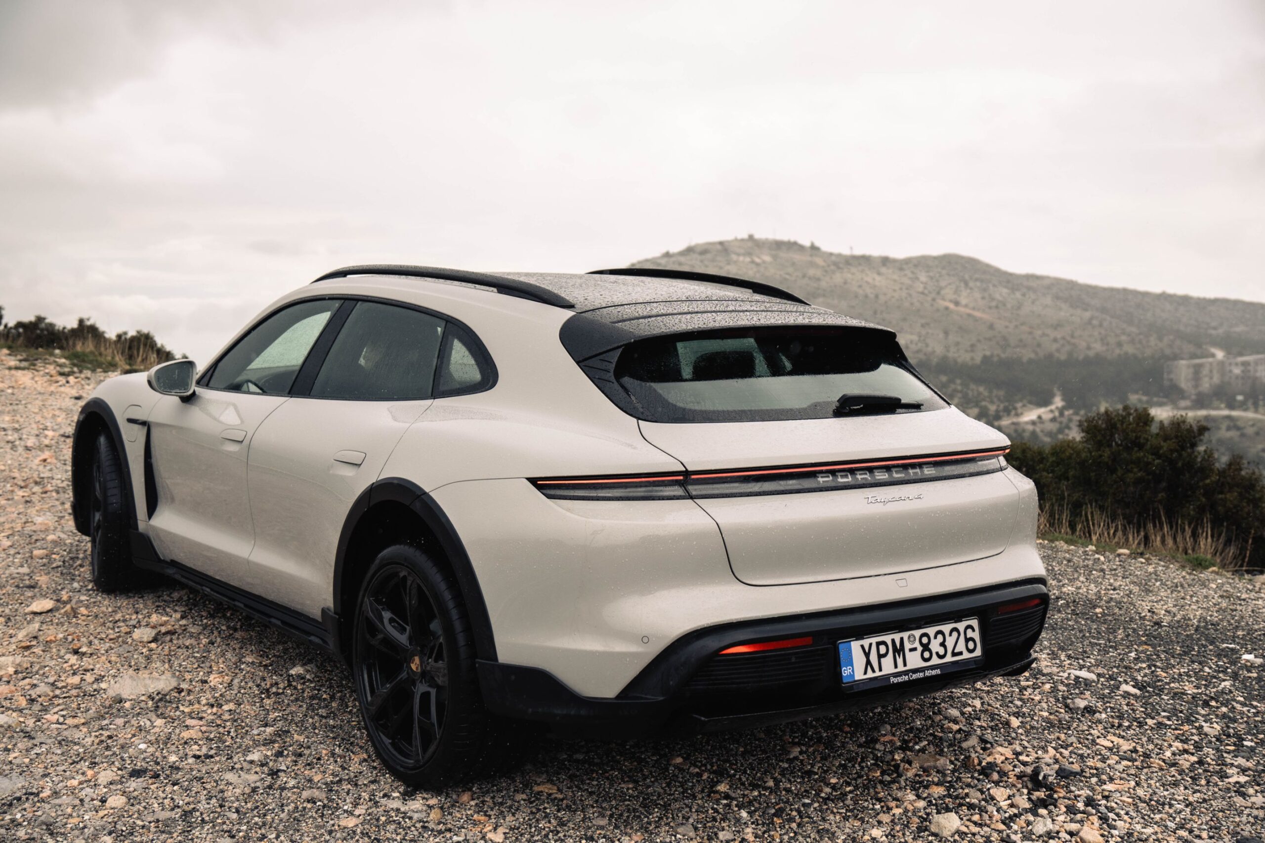 Porsche Taycan 4 Cross Turismo σε δρόμο Ελλάδας