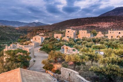 Παραδοσιακός οικισμός Τζοκεικα πύργοι Μάνης