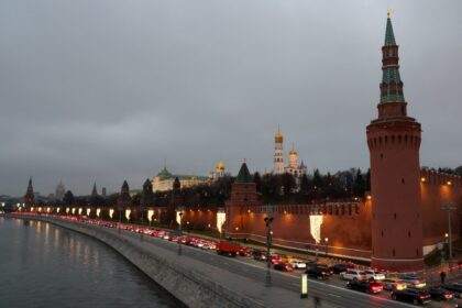 Ρώσοι δισεκατομμυριούχοι και πλούτος 696,5 δισ.