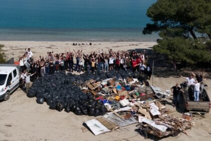 Εθελοντές Cleaningans καθαρισμό Γλαρόκαβος Χαλκιδική απορρίμματα