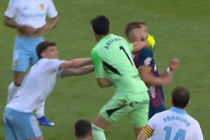 Esteban Andrada γροθιά στον Jorge Pulido