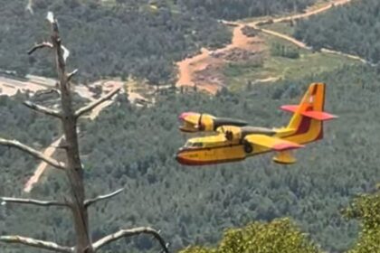 Φωτιά στην Πάρνηθα με πυροσβεστικά μέσα