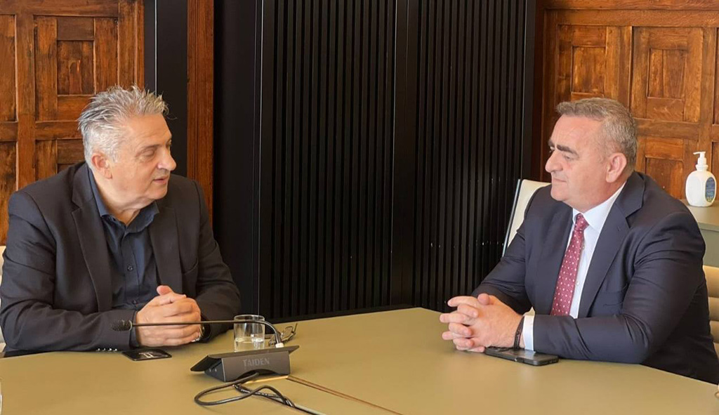 Ελένη Σούρδη δημοσιογράφος Αθήνα 9.84