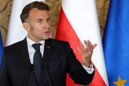 Στενά του Ορμούζ και αποκλιμάκωση