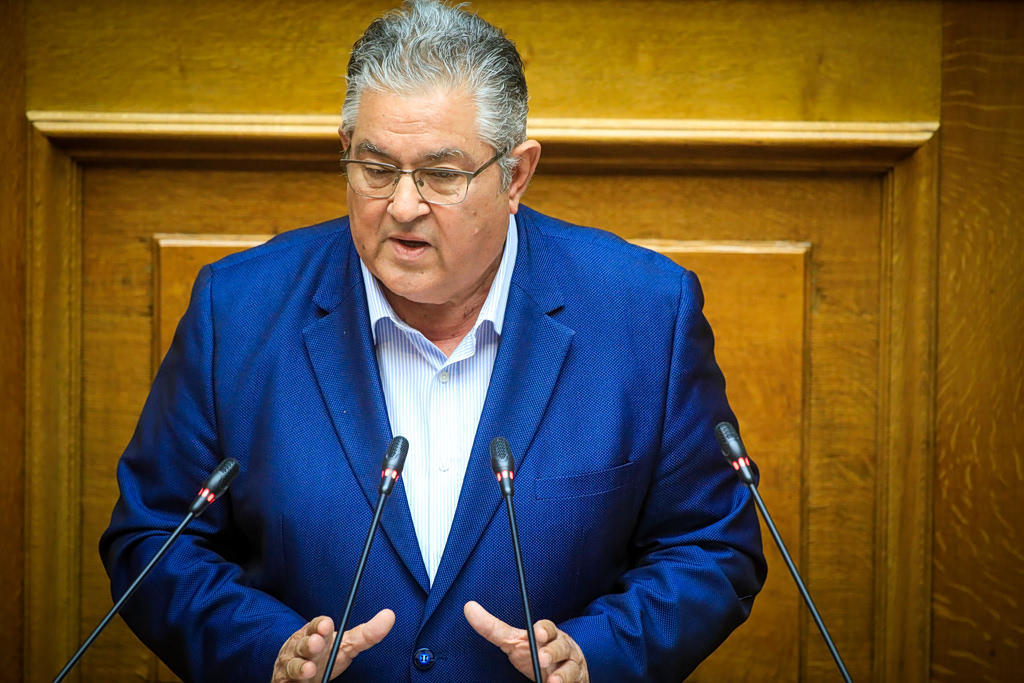 Δημήτρης Κουτσούμπας βήμα Βουλής κριτική σκάνδαλα