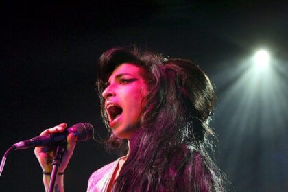 Μιτς Γουάινχαουζ δίκη για αντικείμενα της Έιμι