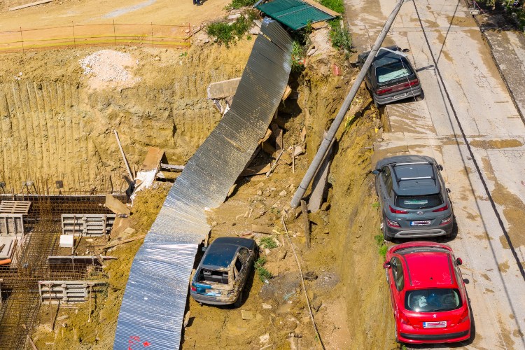 καθίζηση δρόμου Θεσσαλονίκη στο εργοτάξιο