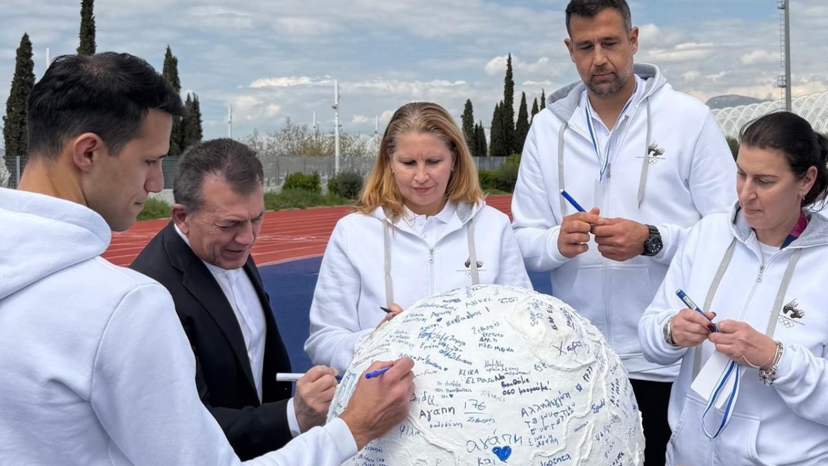 Μαθητές αθλητισμού ειρήνης ΟΑΚΑ με Ολυμπιονίκες
