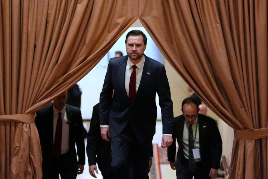 Ταξίδι Βανς Πακιστάν και διπλωματική καθυστέρηση