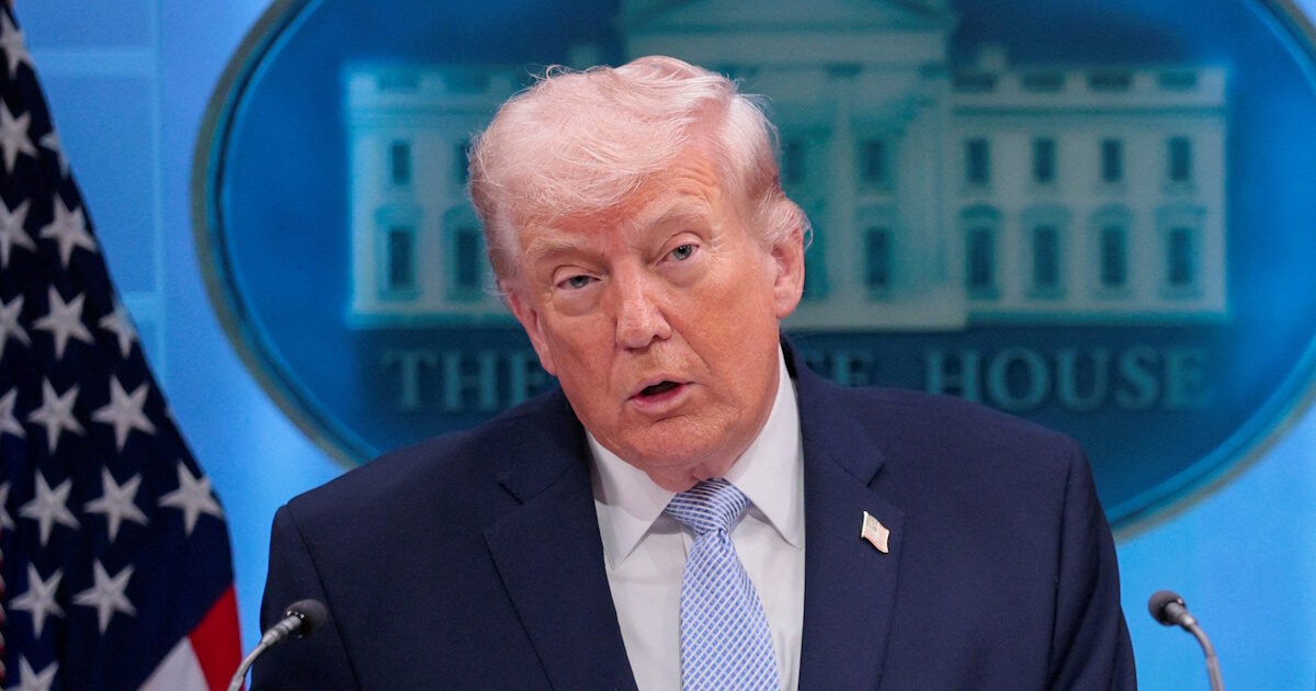 ιρανικό πλοίο TOUSKA στον Κόλπο του Ομάν