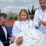 Μαθητές αθλητισμού ειρήνης ΟΑΚΑ με Ολυμπιονίκες