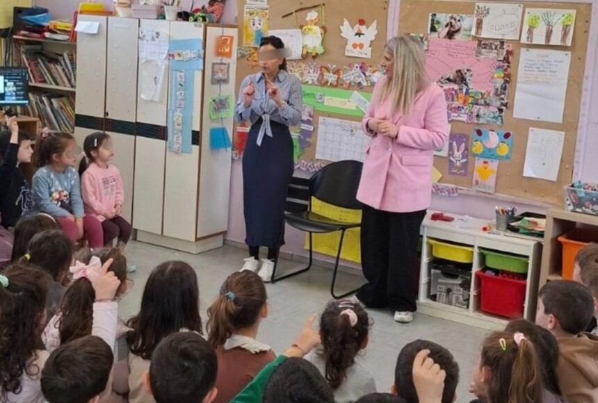 Μαθητές νηπιαγωγείου με παρουσίαση για αδέσποτα ζώα Καλαμαριάς