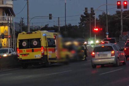 Τροχαίο Ποσειδώνος Πικροδάφνη με κλειστή λωρίδα