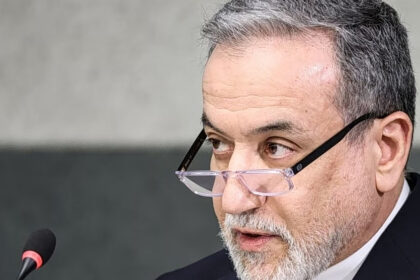 ρήξη στην ιρανική ηγεσία απομάκρυνση Αραγτσί