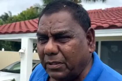 Φορτηγάκι τεχνίτη στάθμευση αυλή πρόστιμο