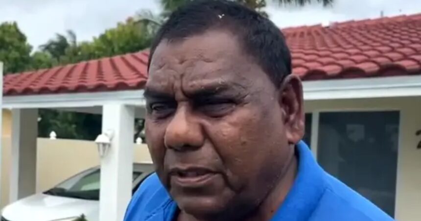 Φορτηγάκι τεχνίτη στάθμευση αυλή πρόστιμο