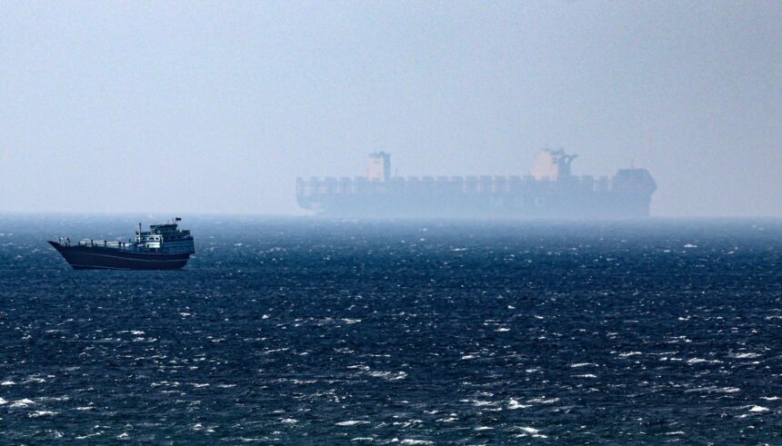 Διάσκεψη για Στενά του Ορμούζ με Μακρόν και Στάρμερ