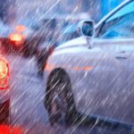 οδήγηση στη βροχή και έλεγχος ελαστικών