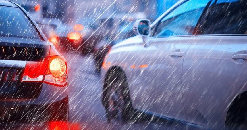 οδήγηση στη βροχή και έλεγχος ελαστικών