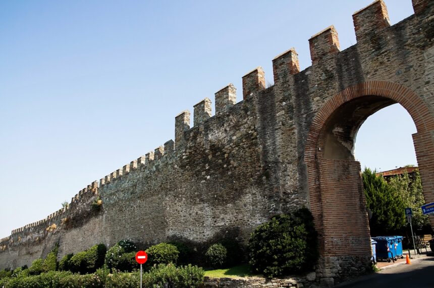 Ξενάγηση στα μεσαιωνικά τείχη Θεσσαλονίκης Απρίλιο