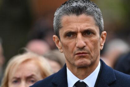 Ραζβάν Λουτσέσκου κηδεία πατέρα Μιρτσέα