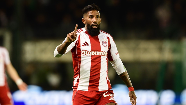 Ροντινέι σκοράρει και μιλά για τον τίτλο