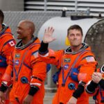 Πύραυλος SLS Artemis 2 NASA εξέδρα εκτόξευσης