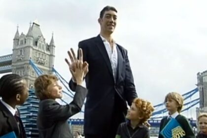 Σουλτάν Κόσεν ψηλότερος άνθρωπος