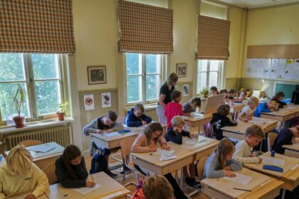 Σουηδία επιστροφή στα βιβλία στα σχολεία