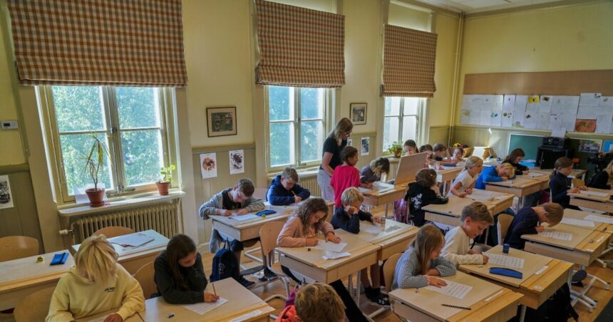 Σουηδία επιστροφή στα βιβλία στα σχολεία