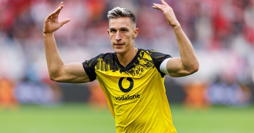 Νίκο Σλότερμπεκ Ντόρτμουντ ανανέωσε συμβόλαιο