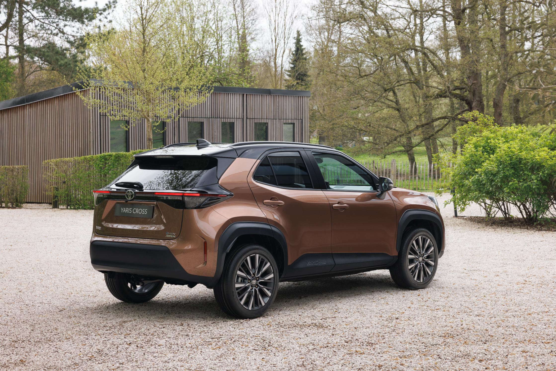 Toyota Yaris Cross ανανέωση νέα μάσκα εμπρός