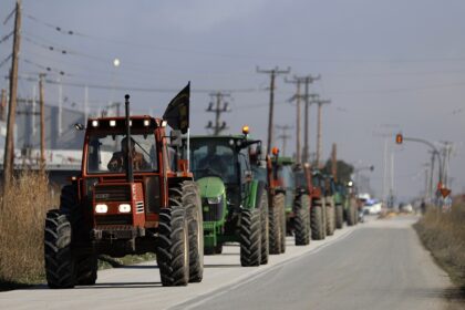 Αγρότες μπλόκο Προμαχώνα με τρακτέρ
