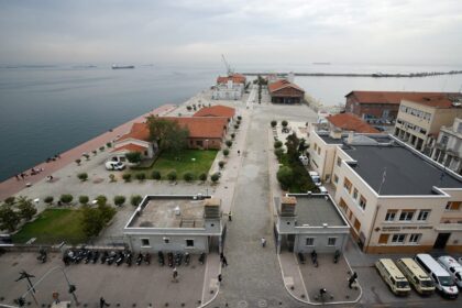 Ατύχημα λιμάνι Θεσσαλονίκης πτώση σκάλα