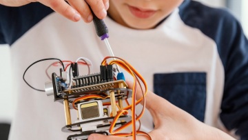 16χρονη στην Αίγινα απείλησε με σουγιά