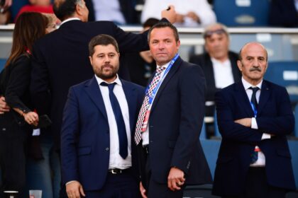 Έλληνες διαιτητές συγχαίρουν Ευαγγέλου στον τελικό