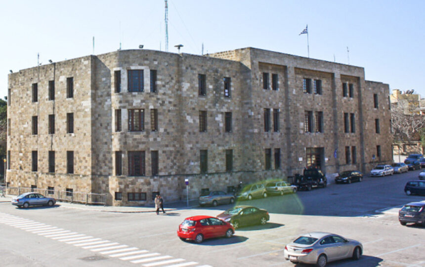 εμπρησμός Αστυνομικό Μέγαρο Ρόδου κατηγορούμενος