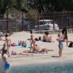 πρώτες βουτιές Αττική θερμοκρασία 23,4°C