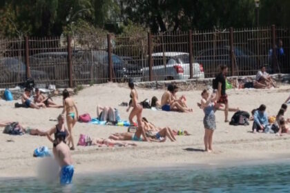 πρώτες βουτιές Αττική θερμοκρασία 23,4°C