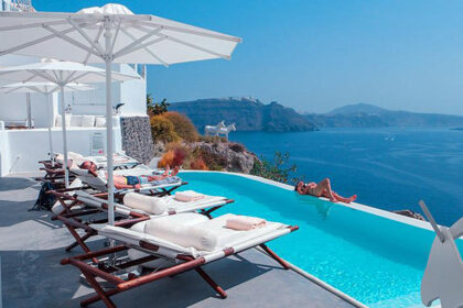 ελληνικός τουρισμός αυξήσεις αφίξεων αεροδρόμια