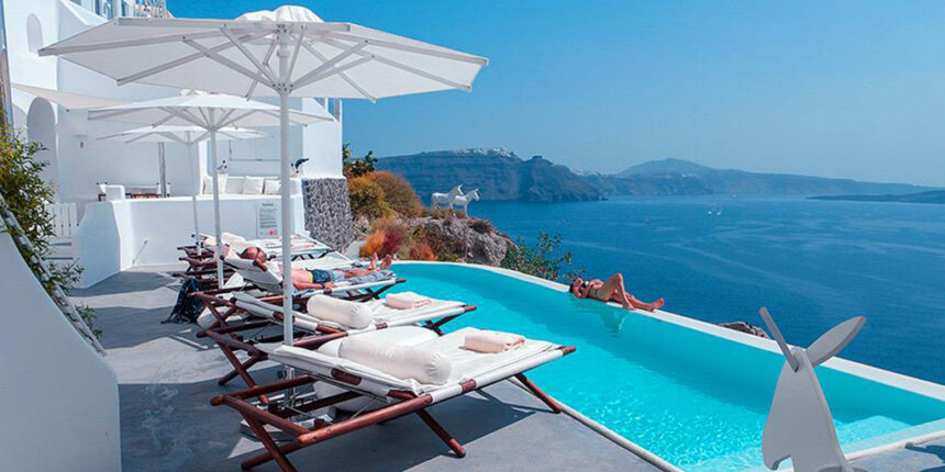 ελληνικός τουρισμός αυξήσεις αφίξεων αεροδρόμια