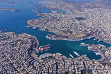 Πάρκο Πειραιά με παιδική χαρά και ποδηλατόδρομο