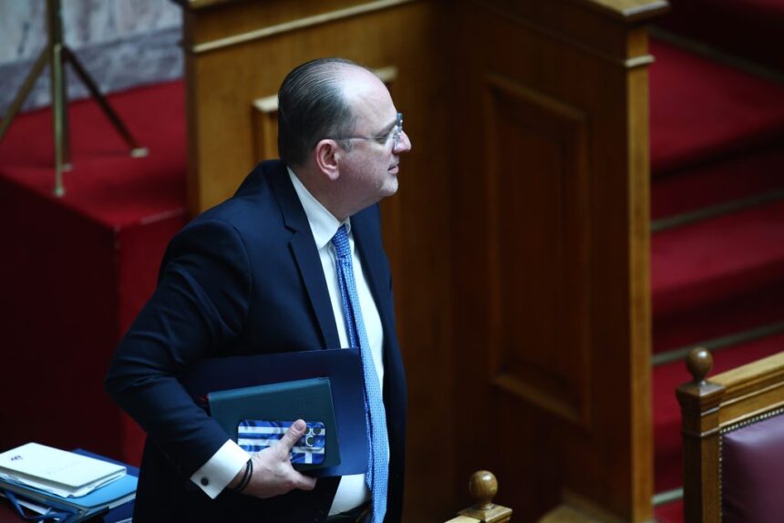 Ερωτηματικά για πτυχίο Λαζαρίδη υφυπουργός