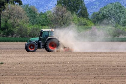 Σέρρες κλοπή τρακτέρ αυλή σπιτιού