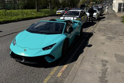 Lamborghini Huracan κατασχεθείσα γαμήλιο αυτοκίνητο Birmingham